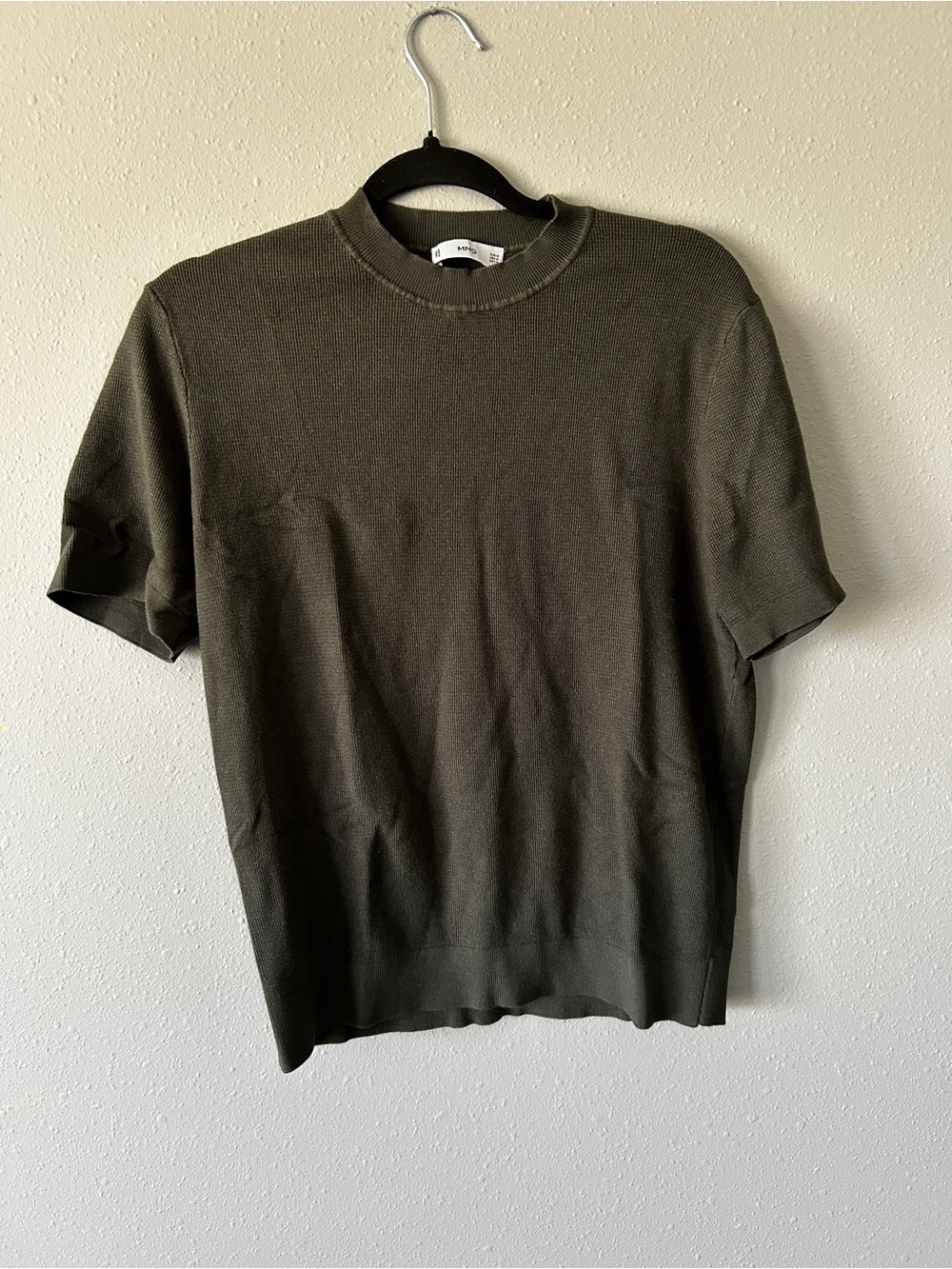 Mango men’s olive knit short sleeve